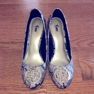 Women’s dress shoe wedges